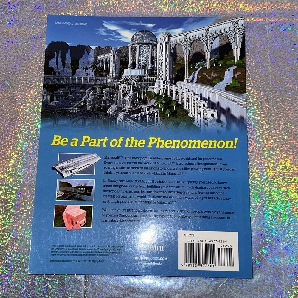 Minecraft Secrets TOTALLY AWESOME BUILDS Book - Picture 2 of 10